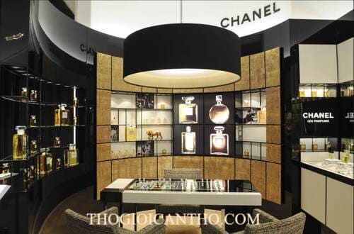 decor thiết kế thi công tiệm nước hoa tại Cần Thơ (1)